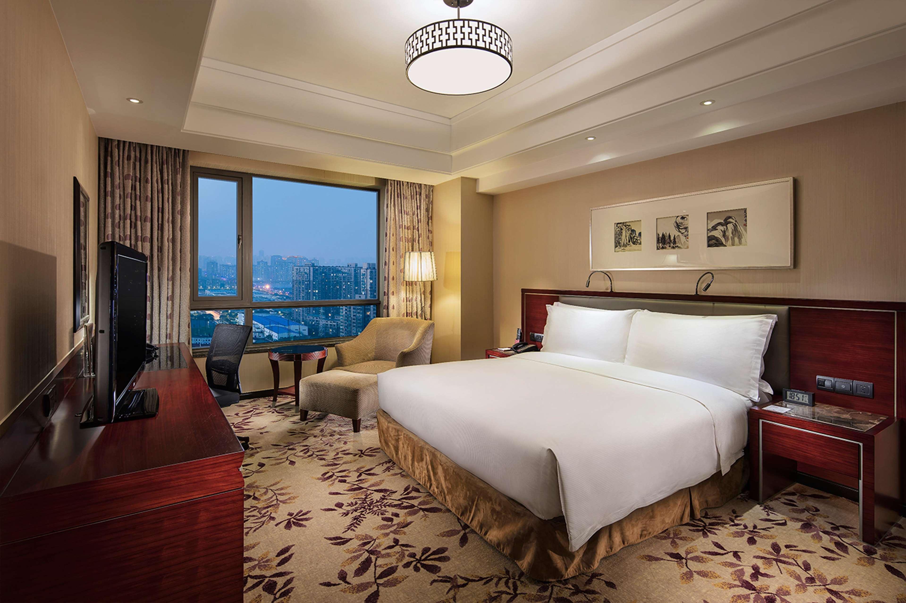 Doubletree By Hilton Wuxi Hotel Уси Екстериор снимка