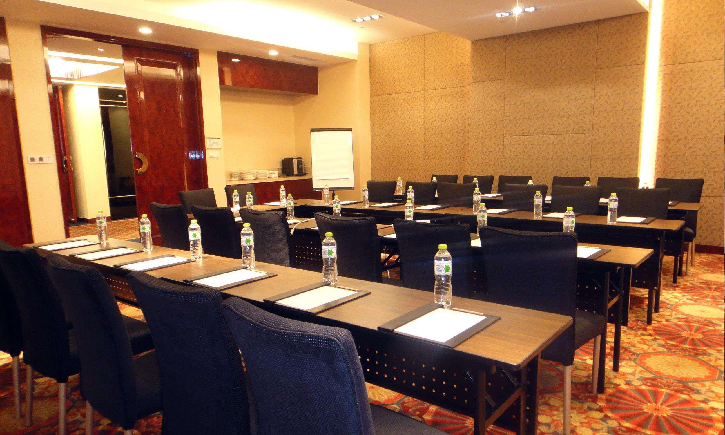 Doubletree By Hilton Wuxi Hotel Уси Екстериор снимка